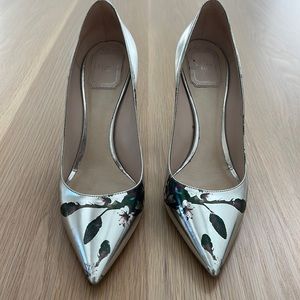 Christian Dior Silver Floral Printed Pumps